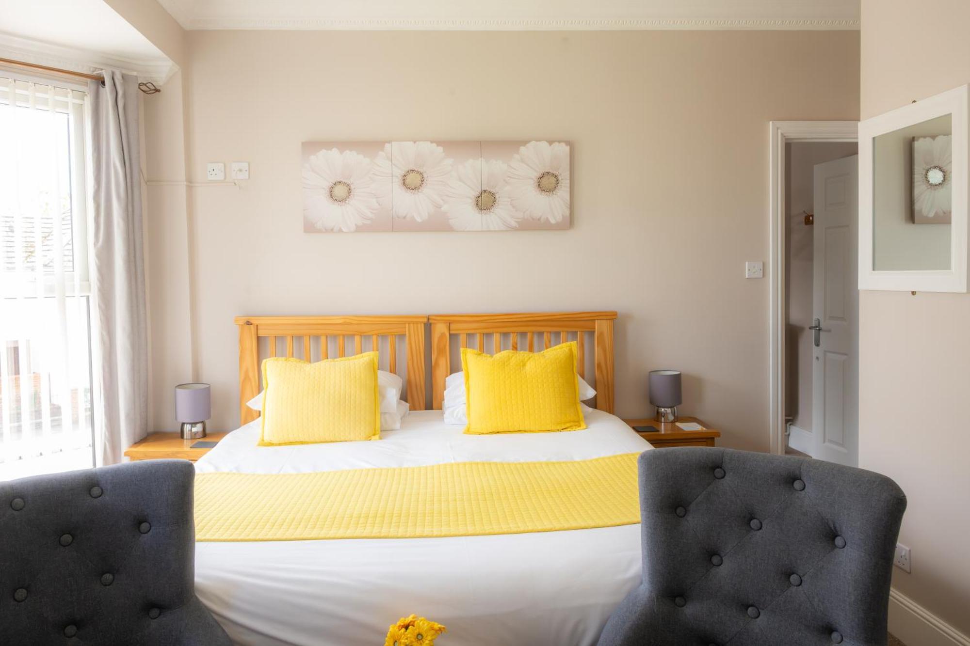 The Courtyard Guest House Great Yarmouth Extérieur photo