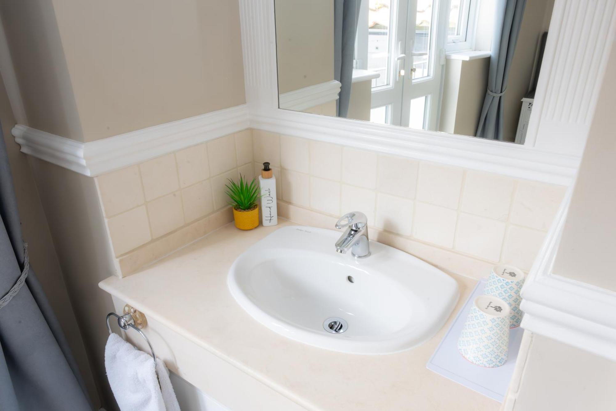 The Courtyard Guest House Great Yarmouth Extérieur photo