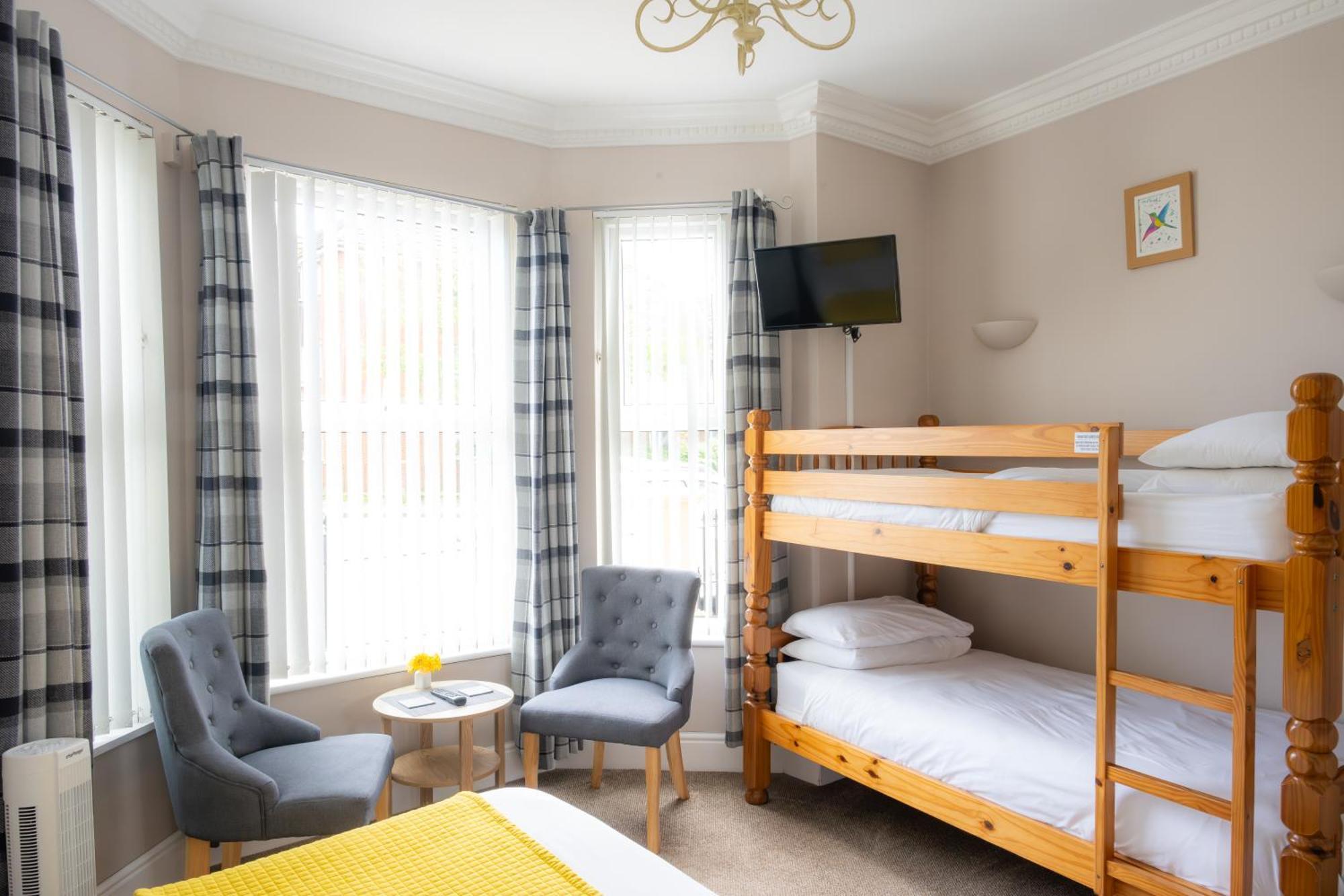 The Courtyard Guest House Great Yarmouth Extérieur photo