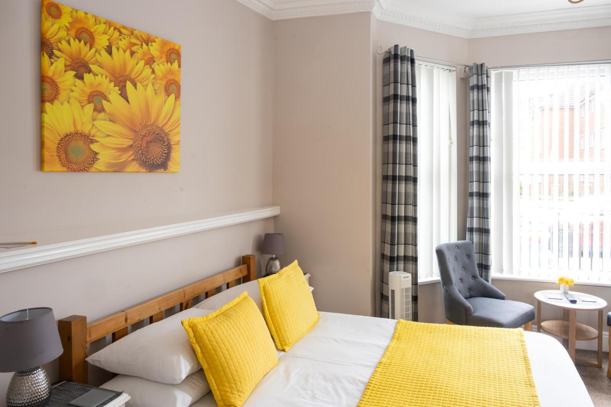 The Courtyard Guest House Great Yarmouth Extérieur photo