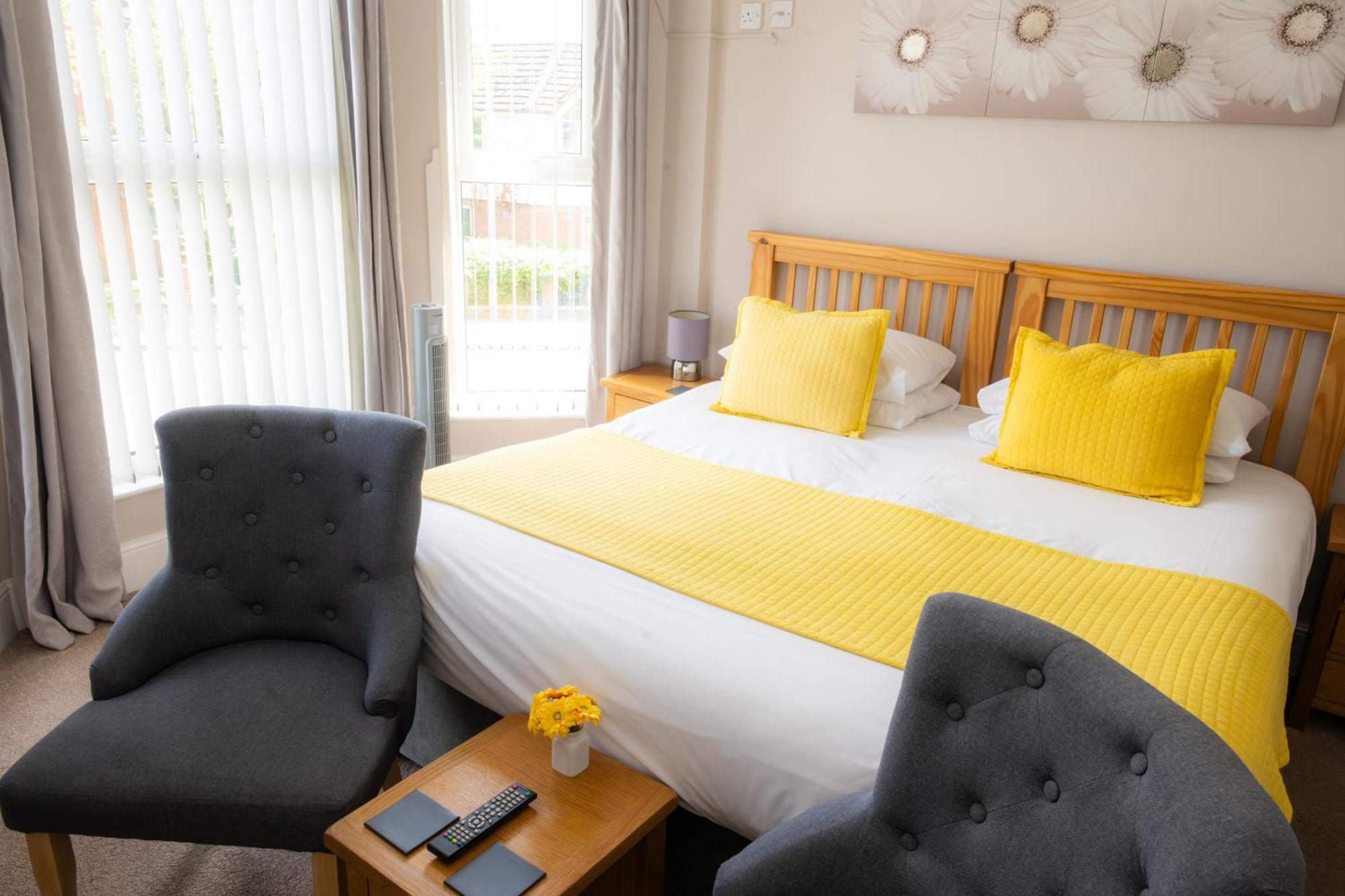 The Courtyard Guest House Great Yarmouth Extérieur photo
