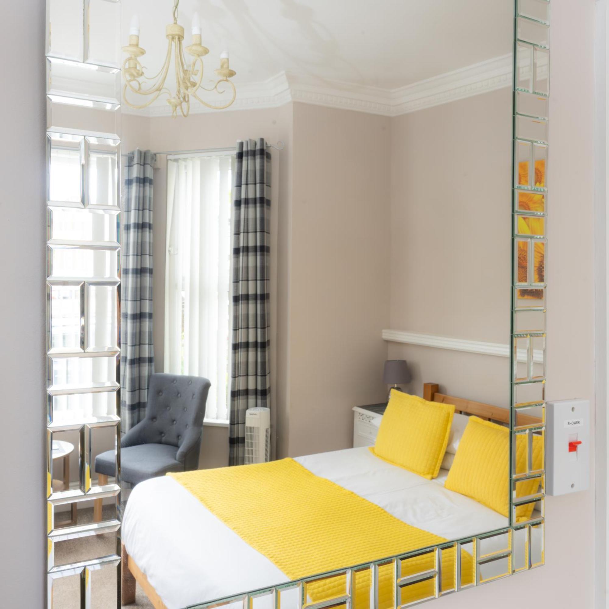 The Courtyard Guest House Great Yarmouth Extérieur photo