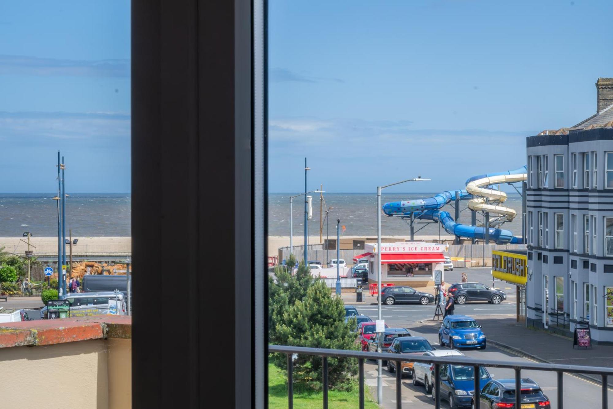 The Courtyard Guest House Great Yarmouth Extérieur photo