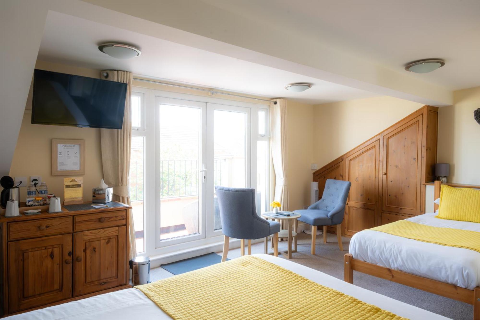 The Courtyard Guest House Great Yarmouth Extérieur photo
