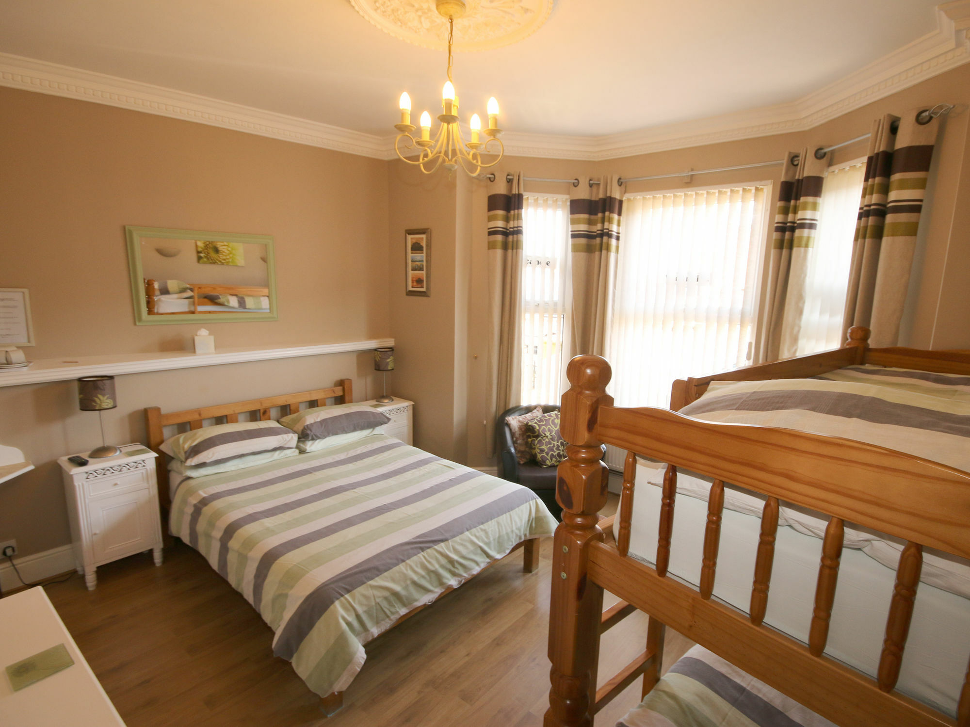 The Courtyard Guest House Great Yarmouth Extérieur photo